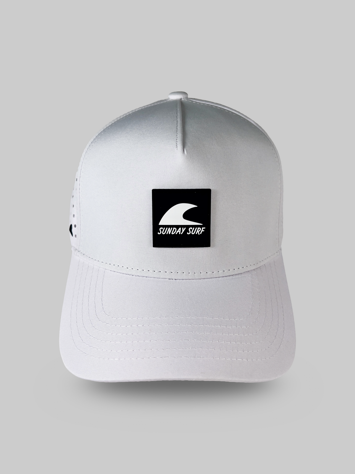 The WakeDrift Snapback - White