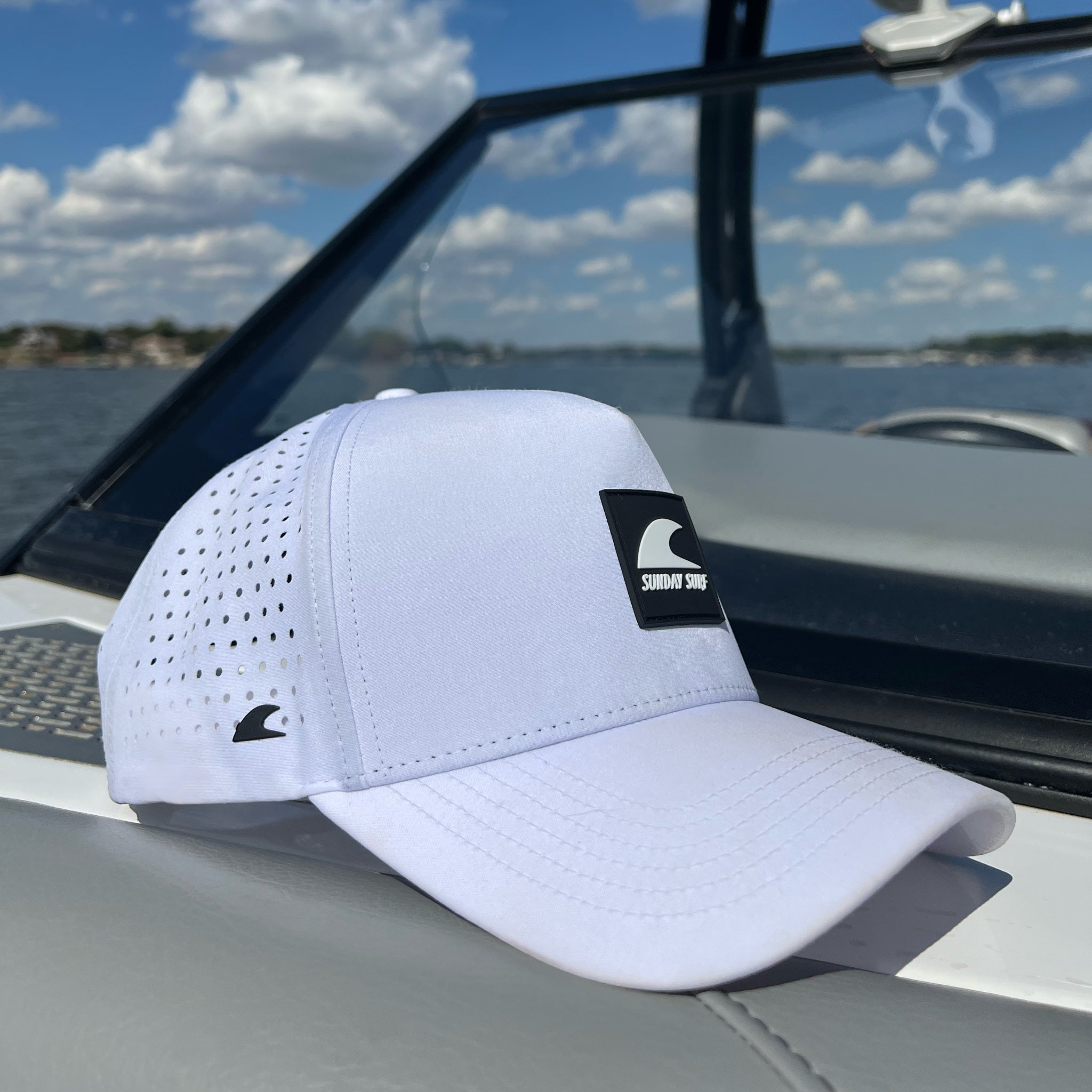 The WakeDrift Snapback - White