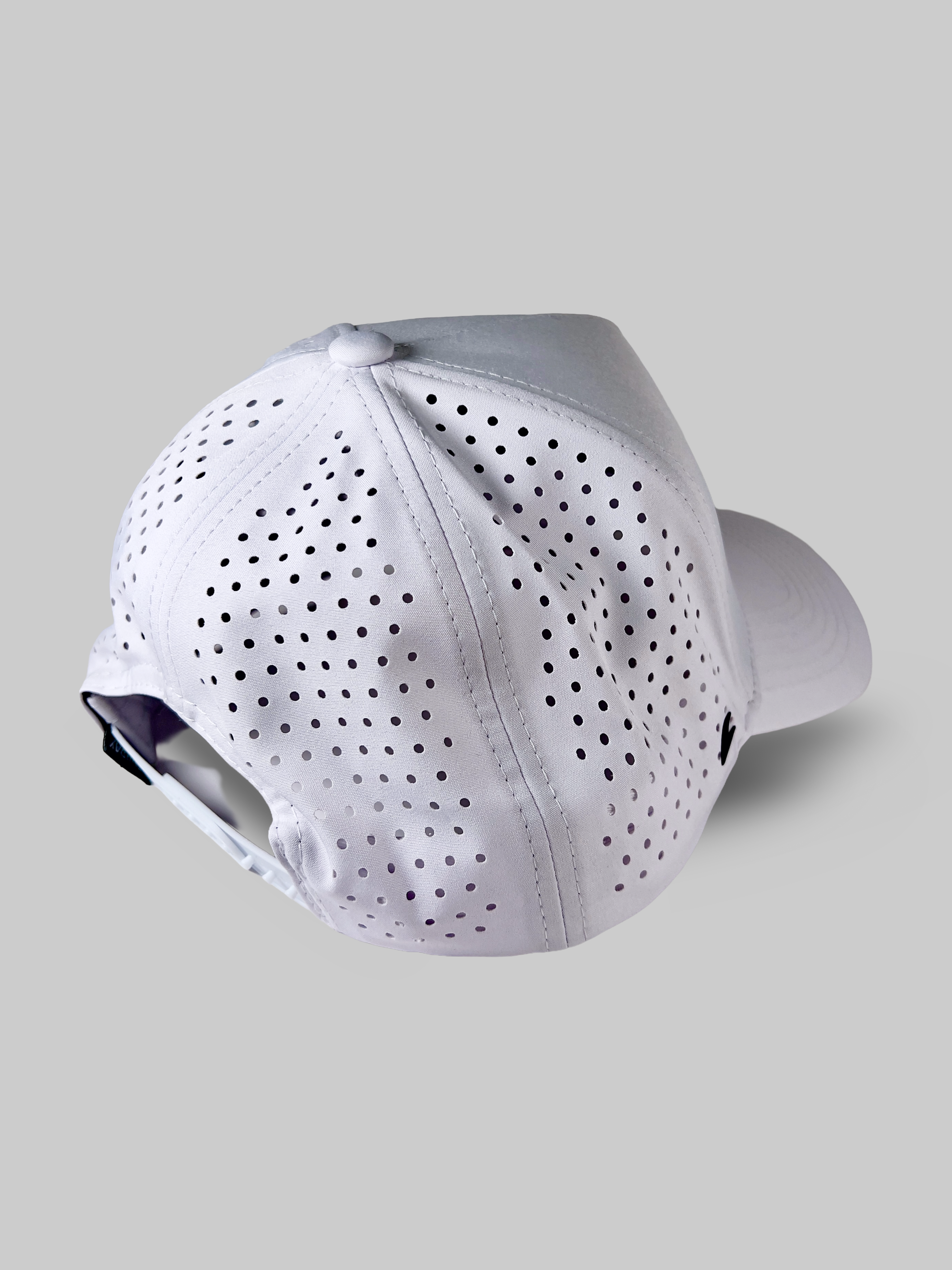 The WakeDrift Snapback - White